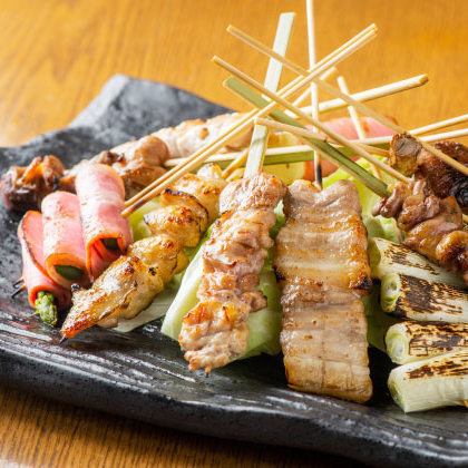 A total of 30 types! Yakitori grilled over charcoal.Reasonably priced, starting at 130 yen per stick