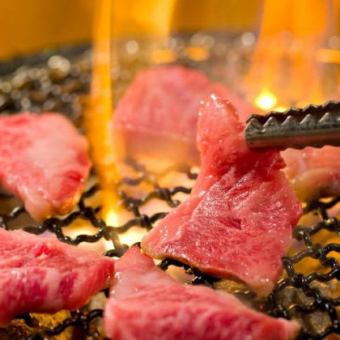 Approximately 30 kinds ★ All-you-can-eat charcoal grilled yakiniku + all-you-can-drink for 100 minutes for 2,500 yen (2,750 yen including tax)