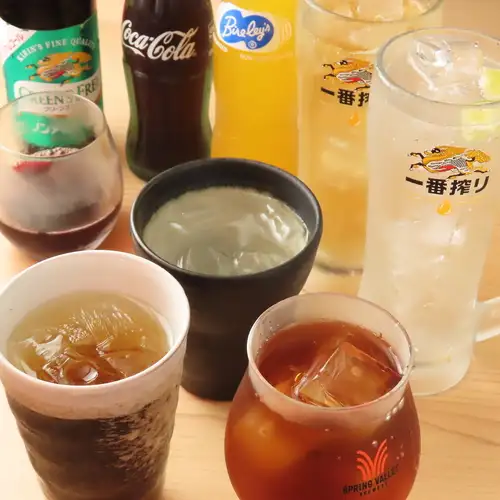 我們也提供多種酒精飲料。