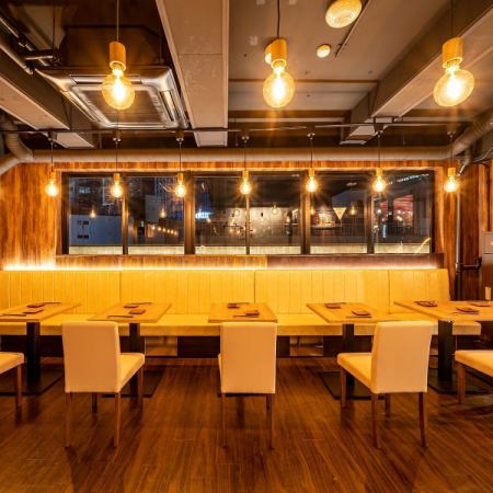 【2~50名様】ご案内可能なテーブル席もご用意ございます!各種ご宴会使いは勿論、お仕事終わりや普段使い、デートに女子会等幅広いシーンでお使いいただけます◎
