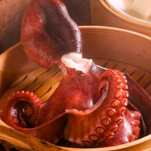【噂の漁師メシ】豪快に味わう自慢の逸品「地ダコ浜蒸し」