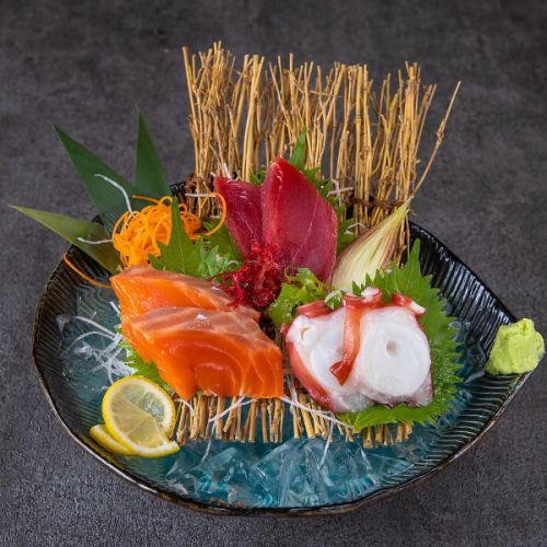 Assortment of 3 types of sashimi