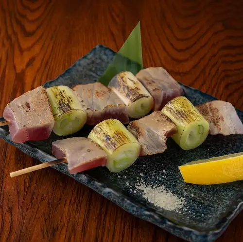 Grilled tuna and green onion skewers (with miso sauce or sweet and spicy soy sauce)