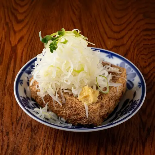 Deep-fried tofu with plenty of green onions