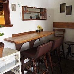 距離が近くてドキッ！2名専用カウンターご用意しております♪