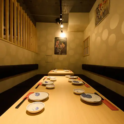 <p>接待やご会食にもふさわしい、落ち着きのある空間と、心を込めたお料理でおもてなしいたします。大切なお席を、心地よい時間とともにお過ごしいただけるよう、真心をもってお迎えいたします。</p>