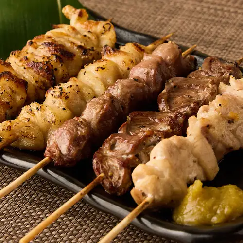【職人の炭火技】香ばしさと肉汁が溢れる「至福の串焼き」