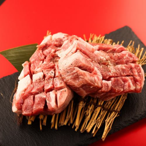 素材を活かしたボリューム満点☆当店自慢の贅沢「厚切りステーキ」