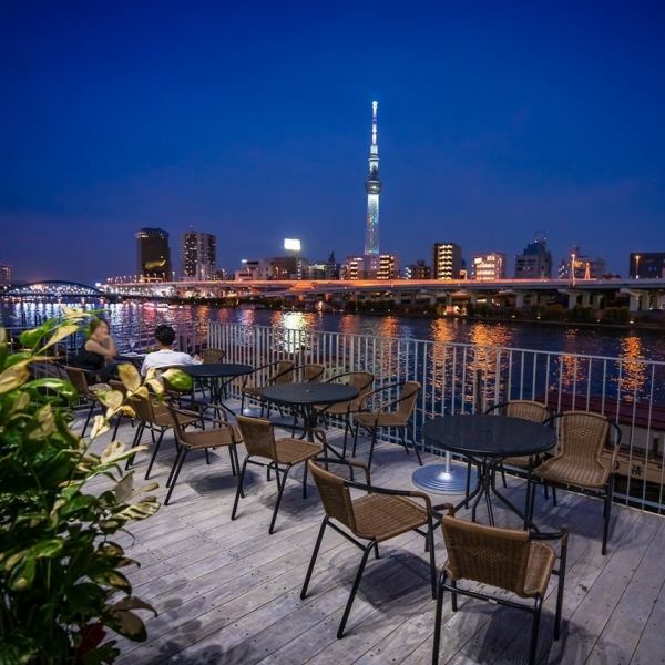 [Open terrace seats with a panoramic view of the night view] are very popular for dates, girls-only gatherings, and moms-only gatherings. Of course reservations are OK, so please feel free to contact us.