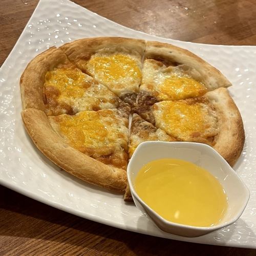 はちみつで食べるクアトロフォルマッジ