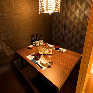 The calming space enhances the atmosphere.It is the perfect space for a calm adult date.We also have a private room with a door, so you can spend time alone without worrying about other people.We have private rooms that are recommended for drinking parties and banquets in Yaesu, Tokyo, as well as dates and entertainment.