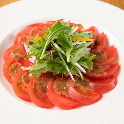 Chilled tomato salad