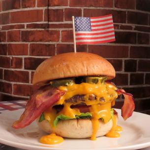 100% beef bacon cheeseburger (with fries)