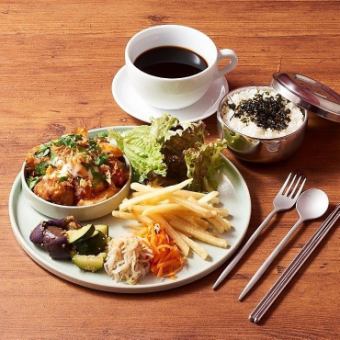 [11:00至15:00超值午餐套餐] 1,380日元（Sundubu jjigae或奶酪肉丸）