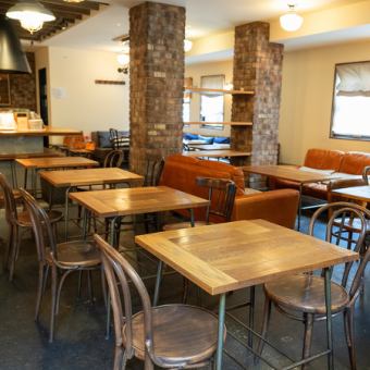We can accommodate up to 80 people for a stand-up reception!! We welcome you to rent out our restaurant! Please use it for various parties and after-party events in our stylish restaurant!! I'm here.