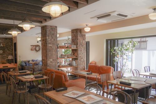 A spacious store! A relaxing space