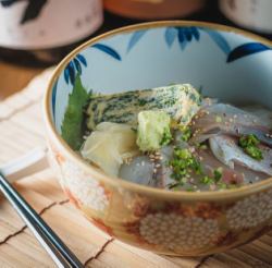 もちろん魚屋の海鮮丼