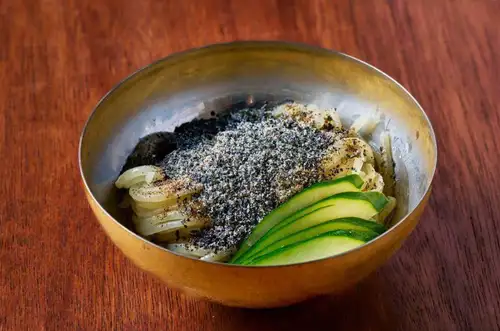 エゴマ冷麺