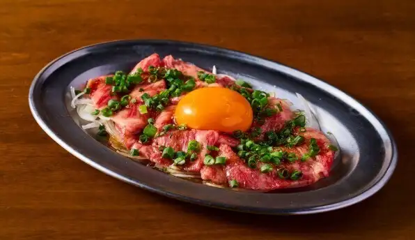黒毛和牛サーロインの月見炙り刺し