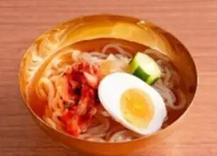 名物!!こだわりの一口冷麺