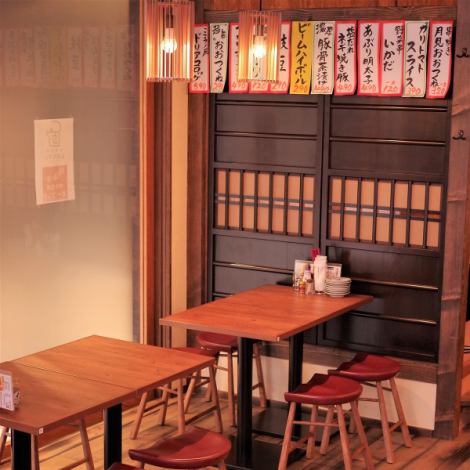 2～8名様用のテーブル席や掘りごたつ席もございます