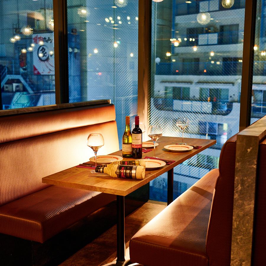 The sofa seats overlooking Shibuya and the night view are popular for joint parties ◎