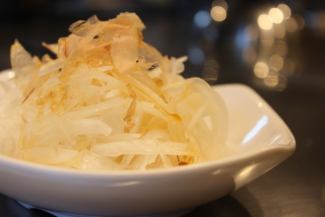 Onion slices using onions from Awaji Island