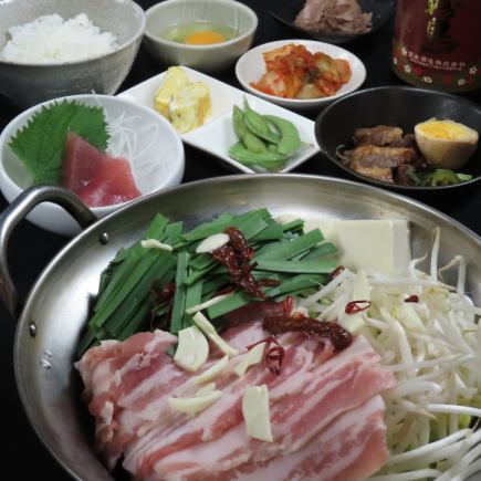 【飲み放題付き】冬の集まりに最適！旨み溢れる鍋の全7品5000円(税込)飲み放題付きコース