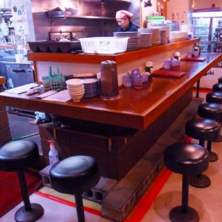 [Thai food Tinun Akasaka store] Counter seats on the 1st floor.Have lunch early!