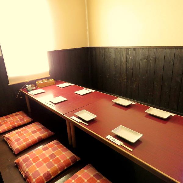 We prepare three seats for Ozaki table seats! All are separated by bran and become a complete single room.It is possible to respond to a big party by taking all the brans! (The picture is for 8 persons private room)