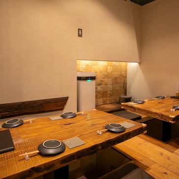 If you are visiting with multiple people, please use the horigotatsu tables.Perfect for company parties, drinking parties, and girls' parties.Separately, we also have completely private rooms with tatami rooms available.For entertainment, anniversaries, and birthdays♪ (*Private room usage fee: 1,500 yen)