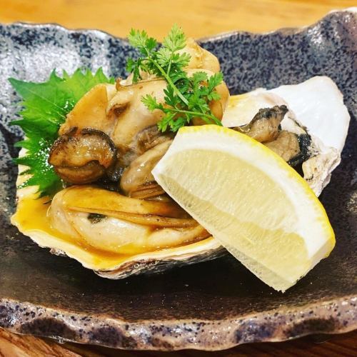 Live abalone grilled with butter