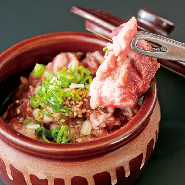 Everyone loves it!! Manager Ito recommends the in-house prepared “Tsubozuke Kalbi” 1,320 yen (tax included)