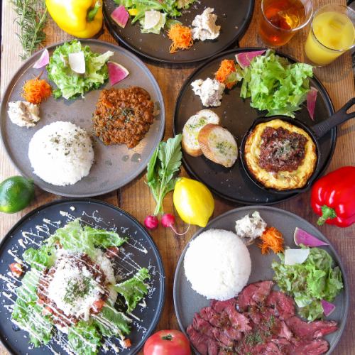 大好評!!＆ROLL特製のランチプレートは1200円から☆