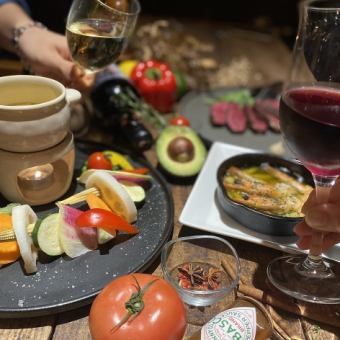 【スパークリングワインボトル+国産牛ローストビーフ付き!】3時間飲み放題忘年会コース