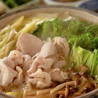 【特製スープの絶品ブランド豚鍋】をぜひ堪能ください。