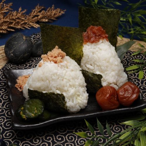 おにぎり（鮭・梅）　