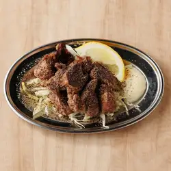 豚トロ焼き鬼おろし／柚子香る鶏ハラミ焼き／黒胡椒まみれ豚カシラ