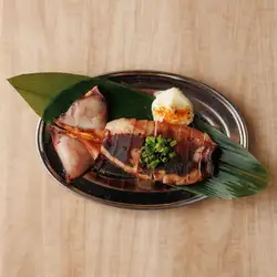 牛はらみの和風焼きサルサのっけ／いらっしゃい！屋台風イカ焼き