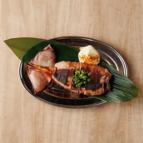 牛はらみの和風焼きサルサのっけ／いらっしゃい！屋台風イカ焼き