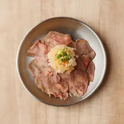 大噴火！牛タン富士盛り