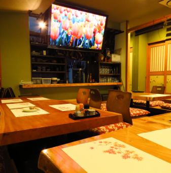 The digging seats for 20 people are recommended for banquets with a 65-inch monitor! You can enjoy it with confidence because it is a private room ♪