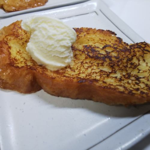 French toast (4 slices) with ice cream