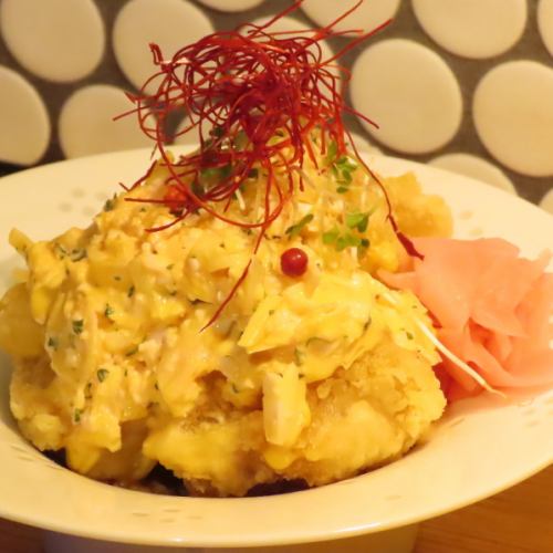 A bar staple that goes perfectly with drinks! Our proud Chicken Nanban!