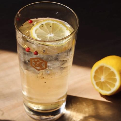 Premium Gold Lemon Sour (Gold Shochu + Lemon + Pepper)