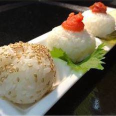 Bite temari rice ball