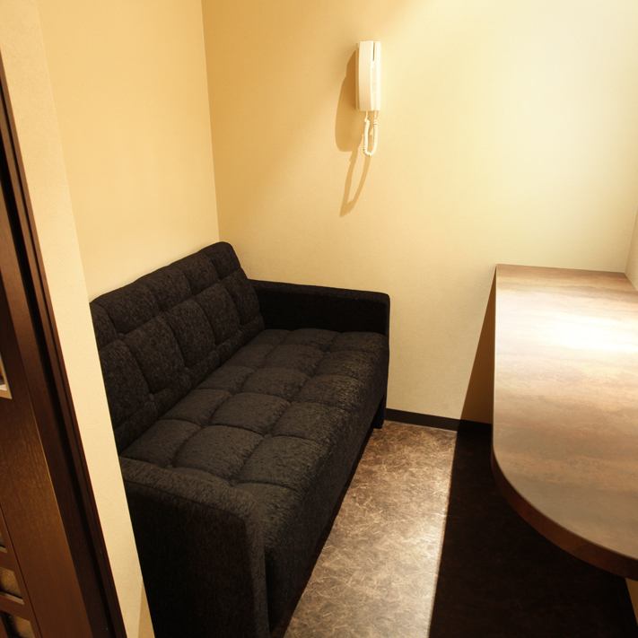 There is a private room for 2 people that is very popular with couples! It is very popular for dates ♪