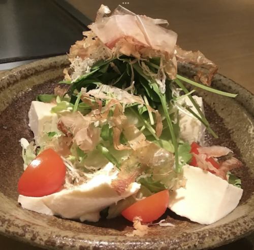 音戸ちりめんと豆富のサラダ