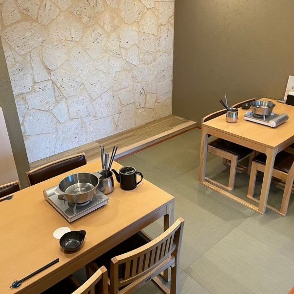店内は靴を脱いでリラックスしてお過ごしいただけます。
