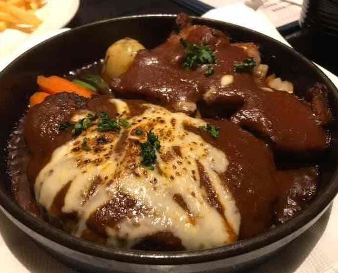 贅沢ビーフシチュー&和牛ハンバーグ2100円(税込2310円)